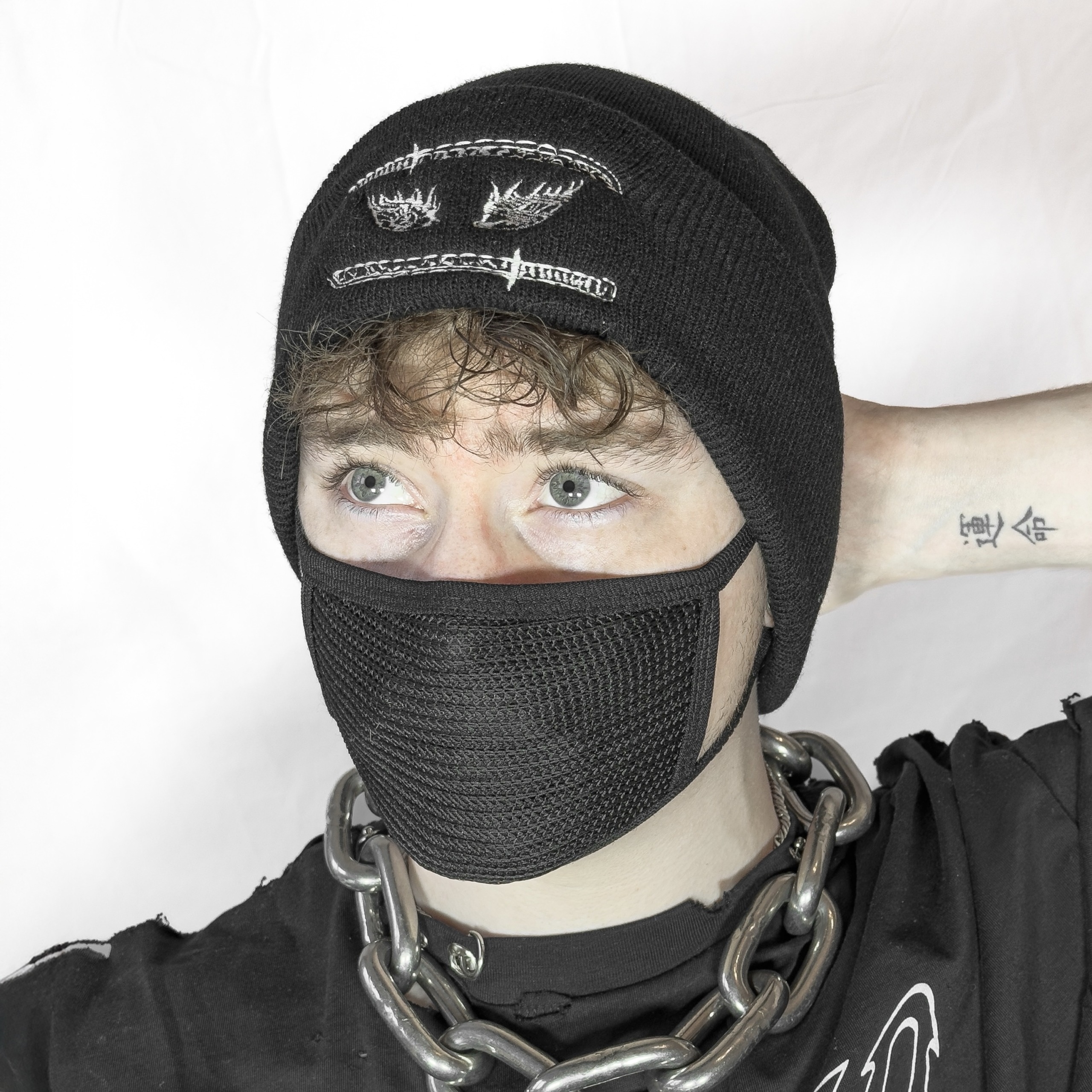 Beanie Kagutsuchi embroidered - Image 3